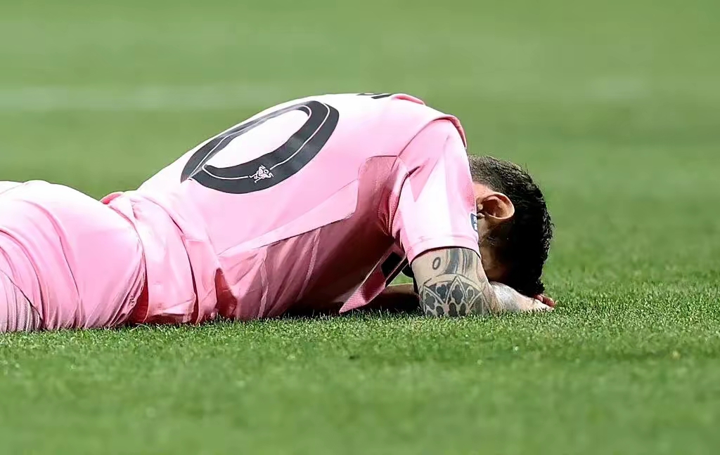 国王杯赛程吃紧，巴黎圣日耳曼赛后防线松动，话题不断，资深球员宣示担当(国王杯杯赛程表)