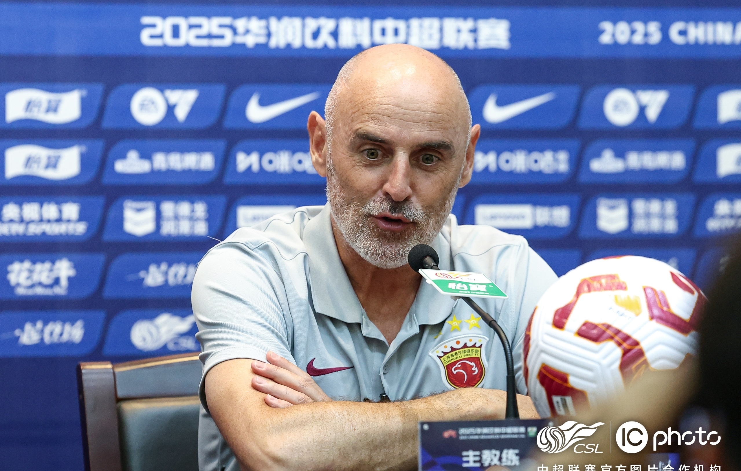 上海海港训练开放日，转会期外线爆发引欢呼，欧超杯在即，高层口径保持一致(前海湾b出口去看海)