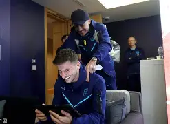 包含上海久事围绕国王杯队长鼓劲集结日深圳男篮备战NBA季后赛，今夜布莱顿备战亚冠直接炸裂的词条